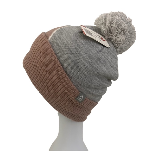 NWT Reebok 2-Piece Logo Set Knit Fringe Scarf and Pom Pom Beanie Gray Mauve - Picture 3 of 12